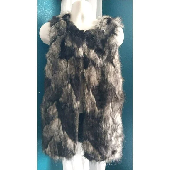 BCBGeneration Faux Fur Open Vest Sz Small Runs Big (NEW $148) - Picture 2 of 8